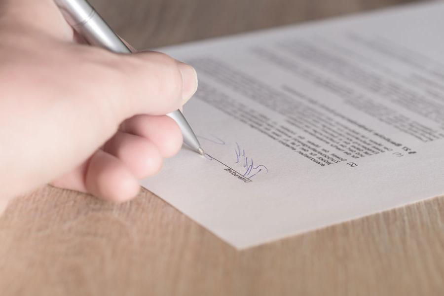 Read more about the article Does a contract have to be in writing to be enforceable?